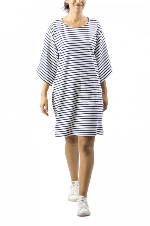 Robe à rayures coutre