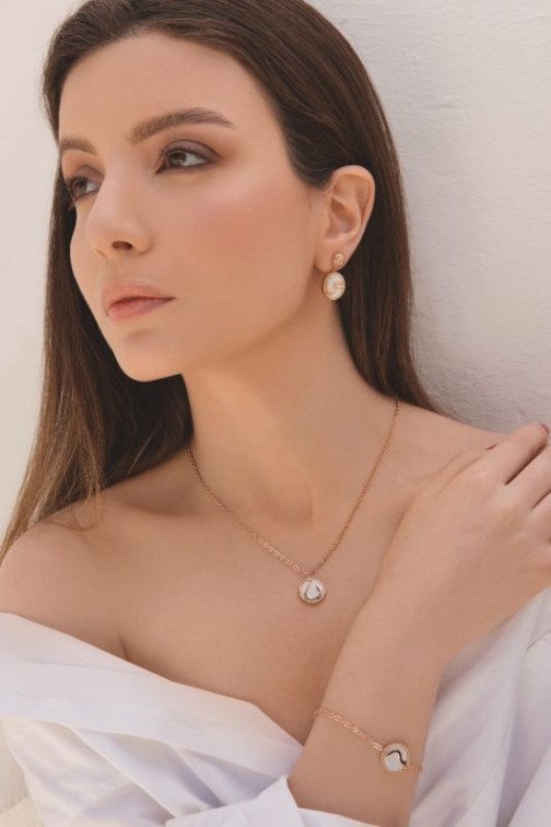 COLLIER ABJAD