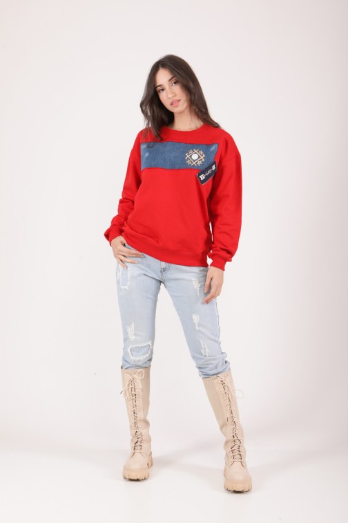 SWEATSHIRT ROUGE AVEC JEAN