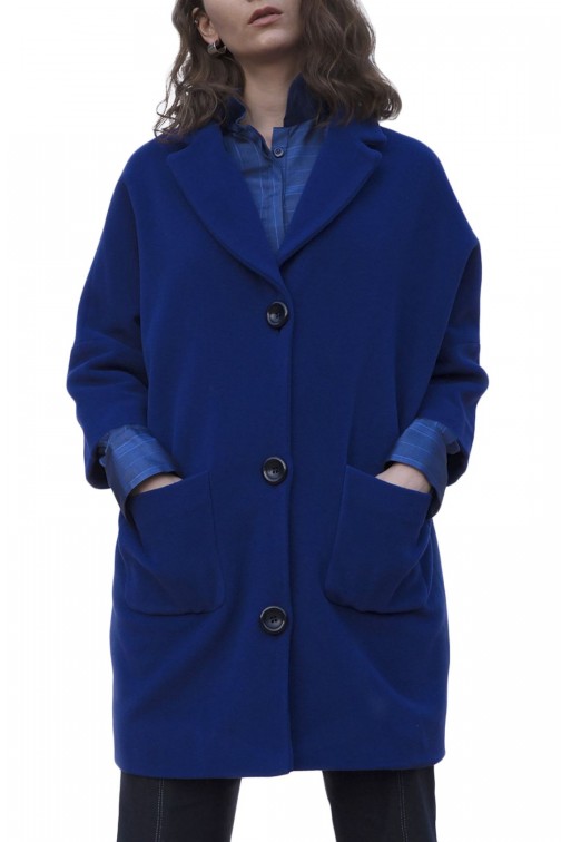 Oversize coat with 3-4 sleeves